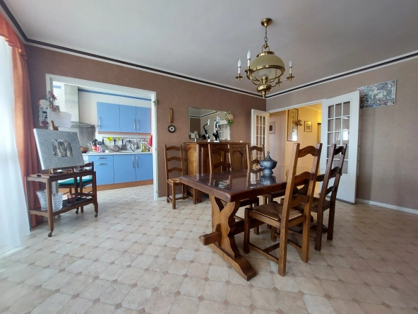 Appartement 4 chambres avec vue exceptionnelle à Tourcoing - Dernier étage, parking et cave