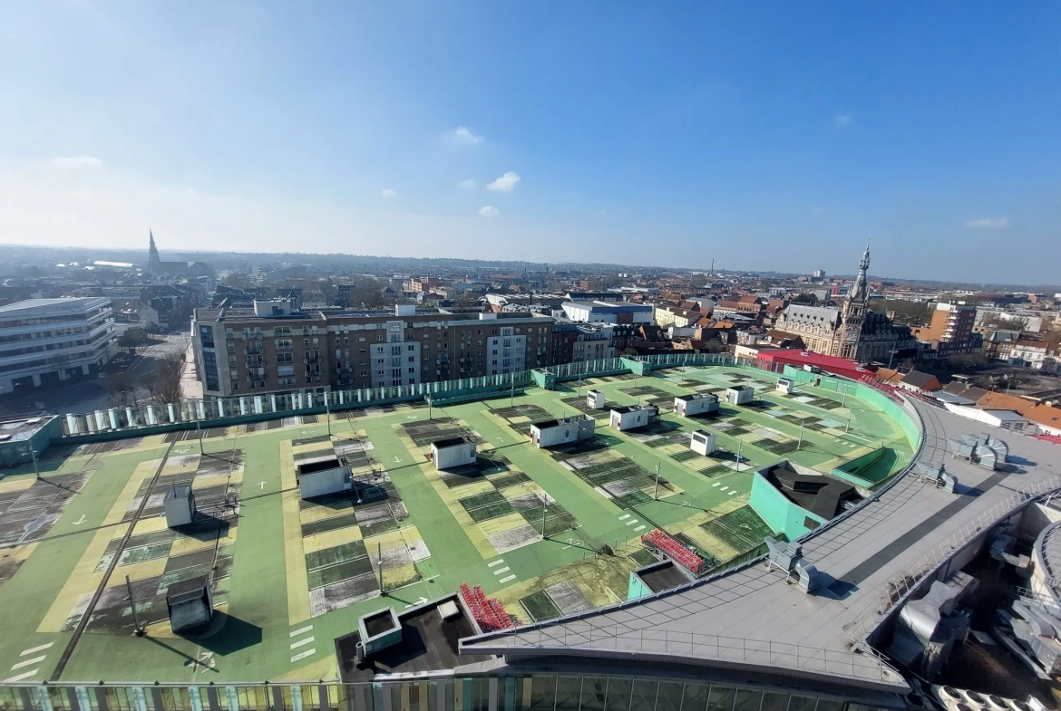 Appartement 4 chambres avec vue exceptionnelle à Tourcoing - Dernier étage, parking et cave 