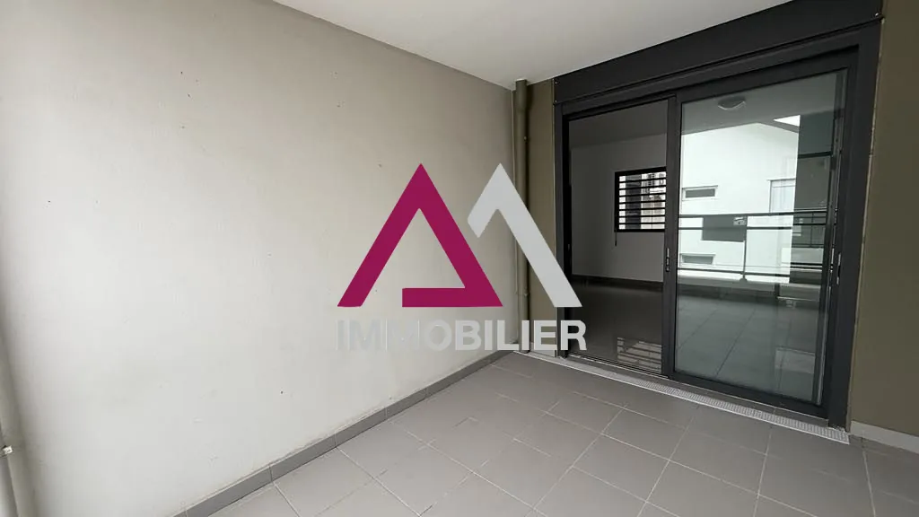 Appartement T3 de standing avec varangue et parking à Saint Denis, Réunion 