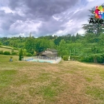 Maison en pierres avec piscine et jardin à Saint-Bonnet-des-Quarts