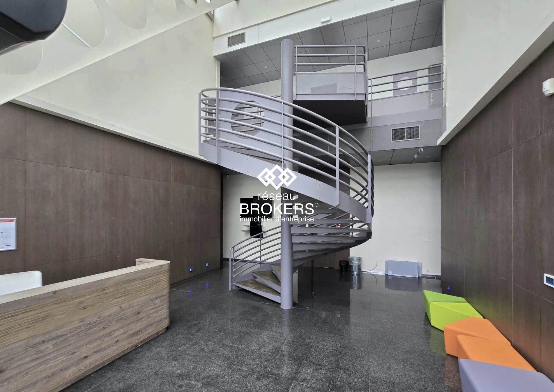À vendre bureaux 1385 m² à Roissy-en-France, secteur du Parc des Nations 