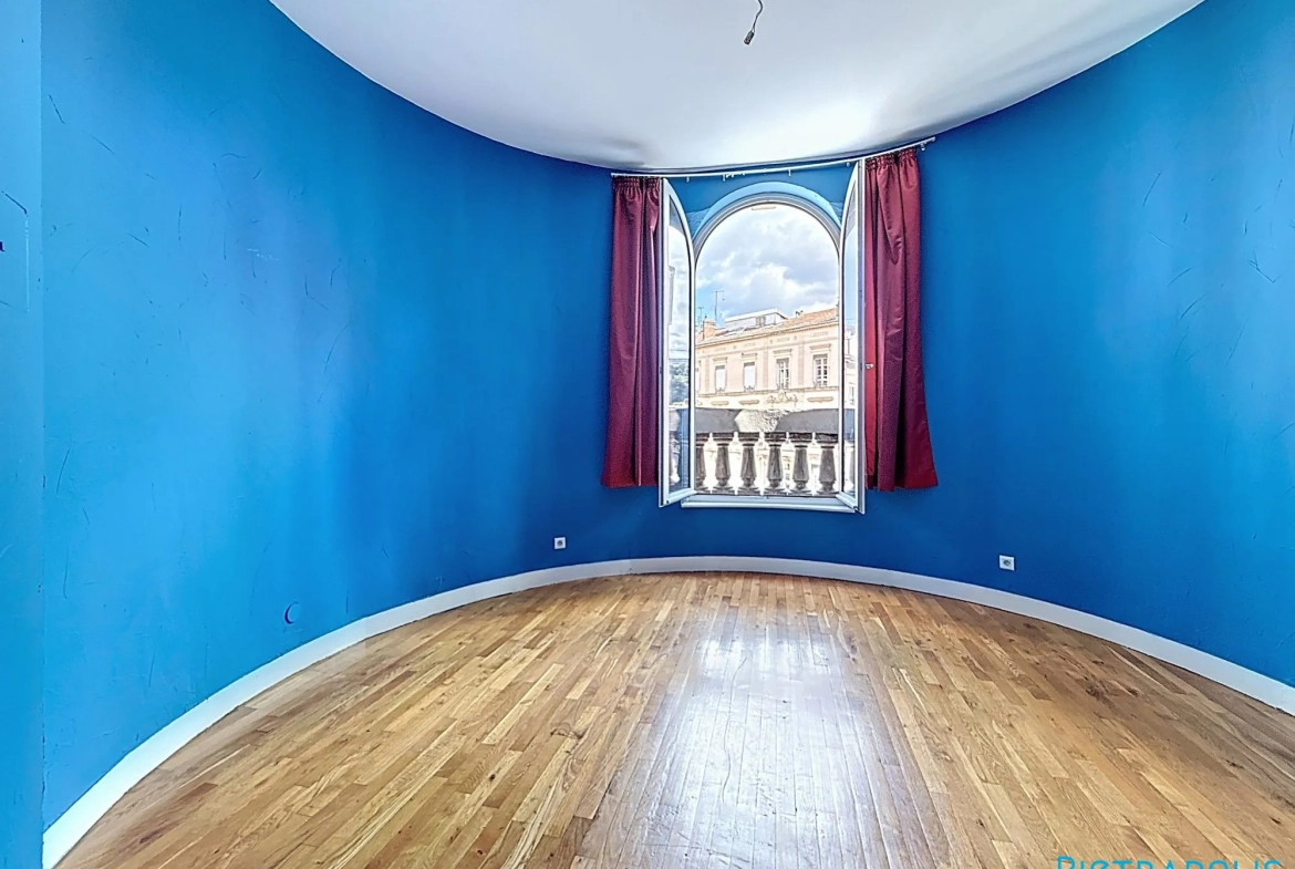 Appartement T4 lumineux de 107m² à Tarare, idéalement situé 