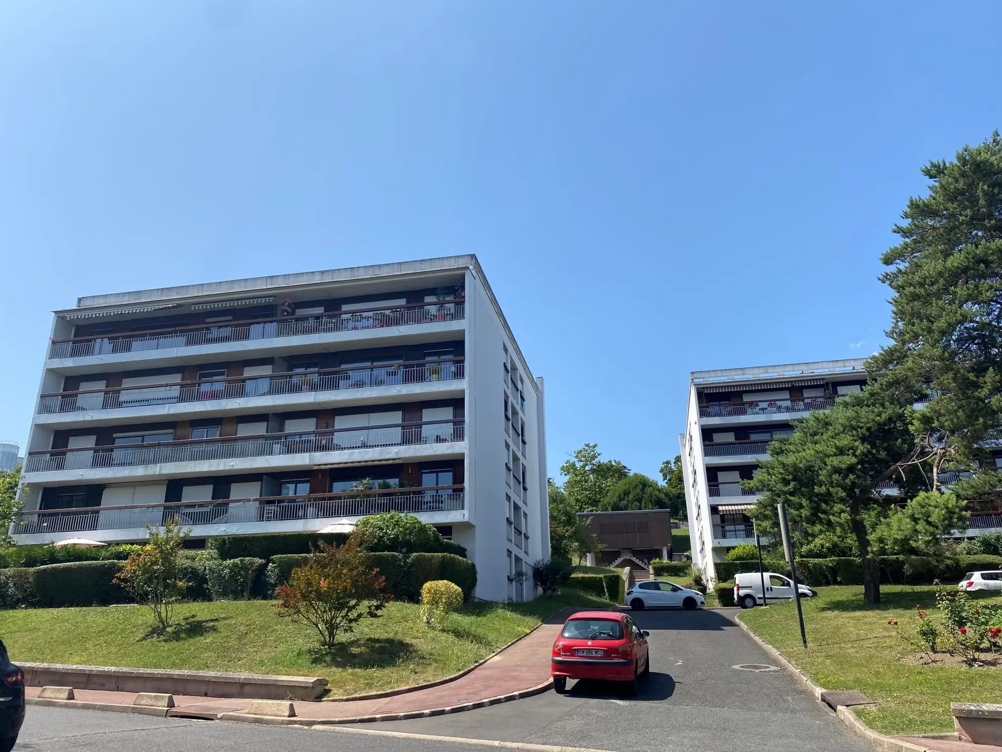 Appartement 5 pièces à Athis-Mons avec balcon, cave et parking, proche gare 
