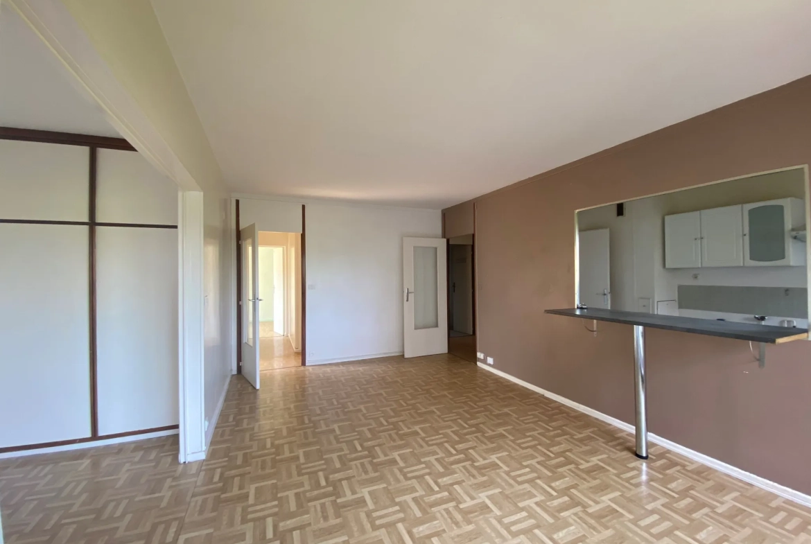 Appartement 5 pièces à Athis-Mons avec balcon, cave et parking, proche gare 