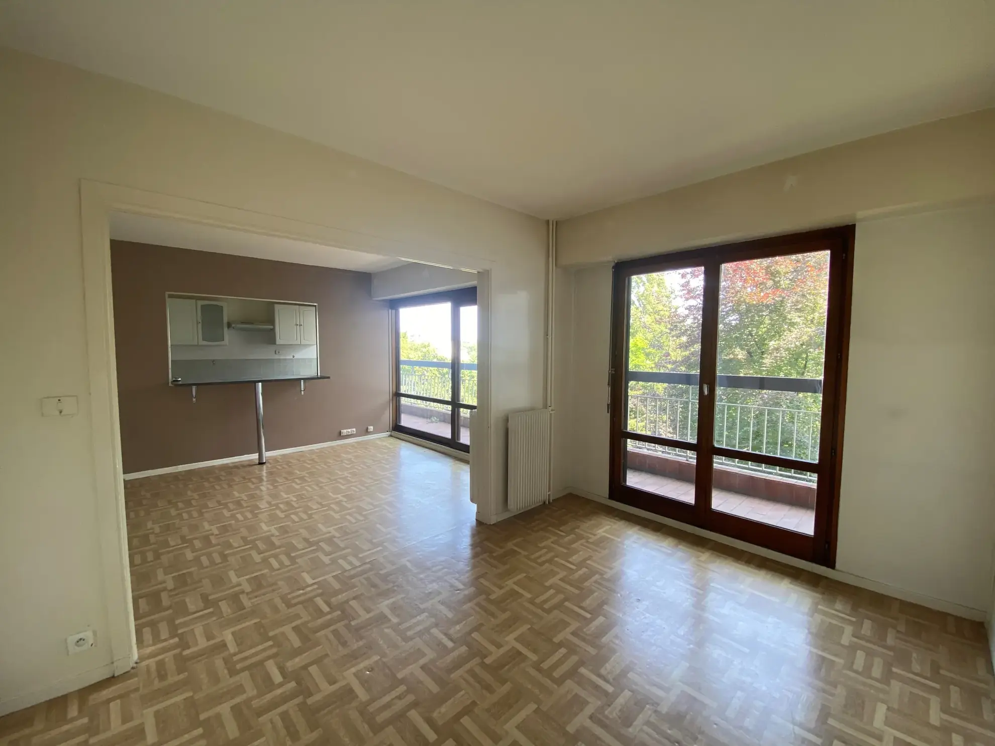 Appartement 5 pièces à Athis-Mons avec balcon, cave et parking, proche gare 