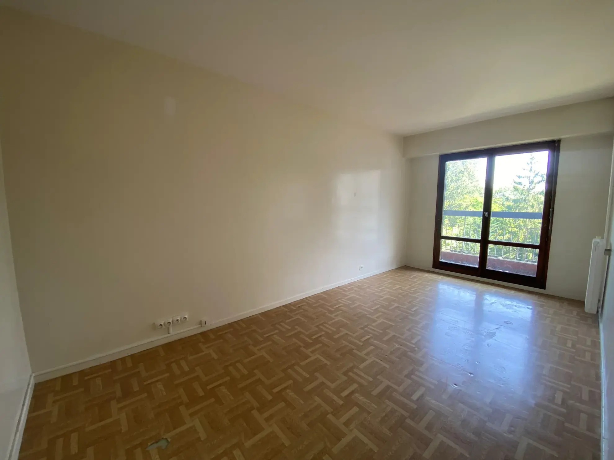 Appartement 5 pièces à Athis-Mons avec balcon, cave et parking, proche gare 