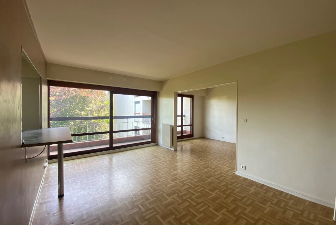 Appartement 5 pièces à Athis-Mons avec balcon, cave et parking, proche gare 