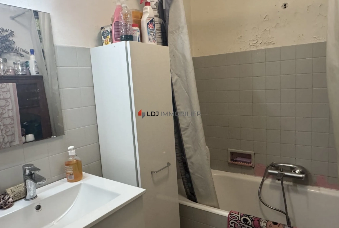 Appartement T3 de 69 m² à vendre à Perpignan avec balcon et cave 