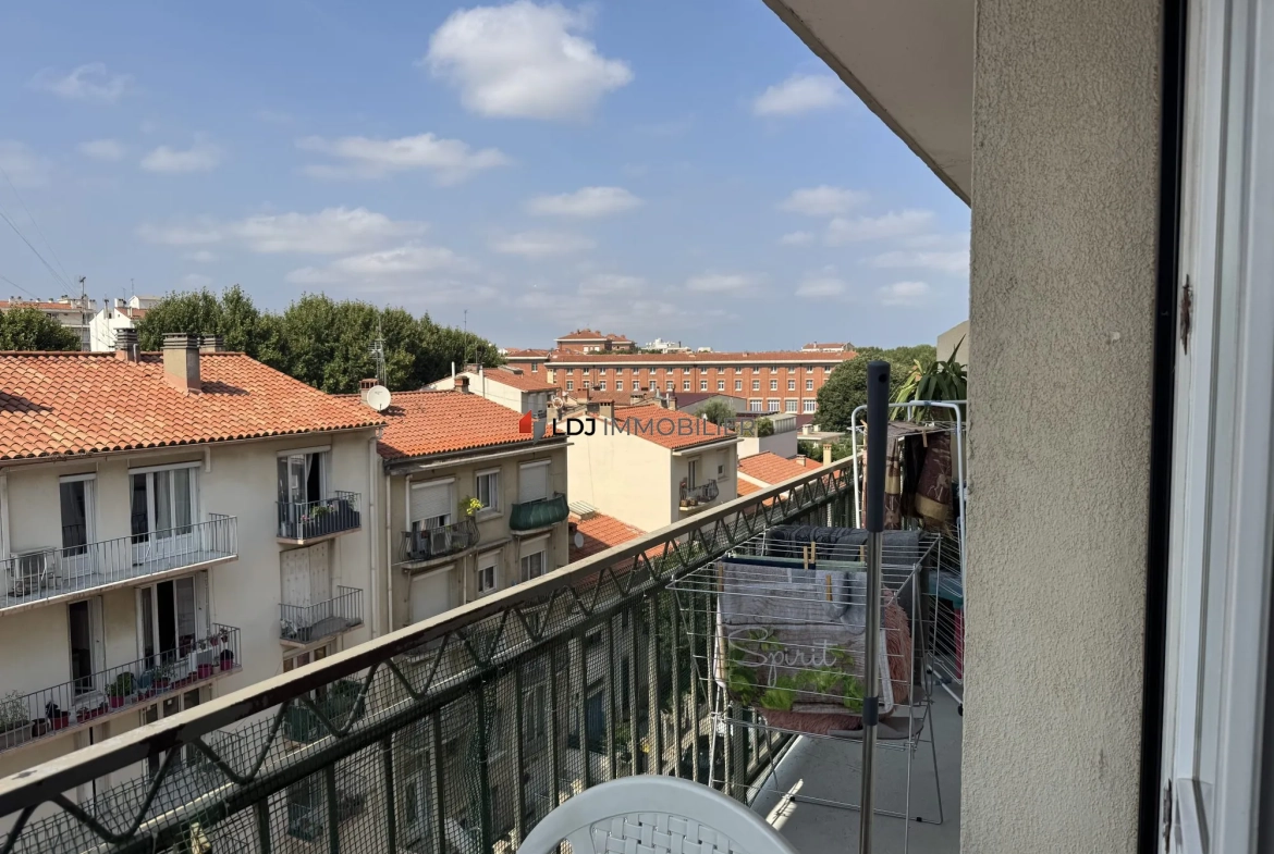 Appartement T3 de 69 m² à vendre à Perpignan avec balcon et cave 