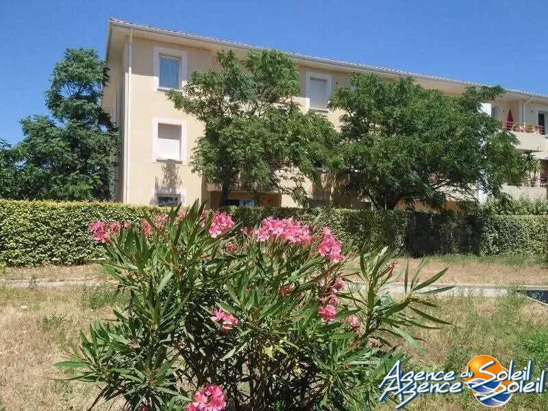 Appartement T3 avec terrasse, parking et piscine à Lézignan-Corbières 