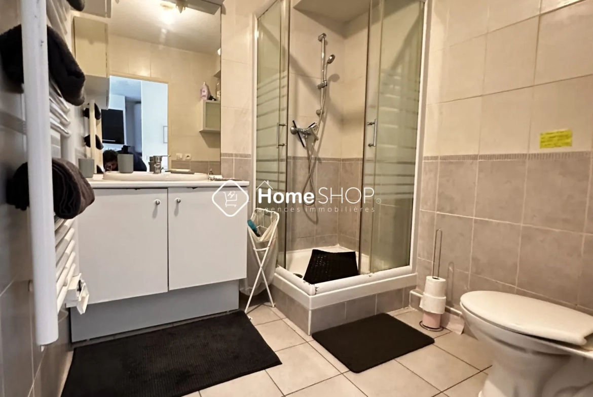 Appartement T2 avec terrasse à vendre à Marseille, La Calade 