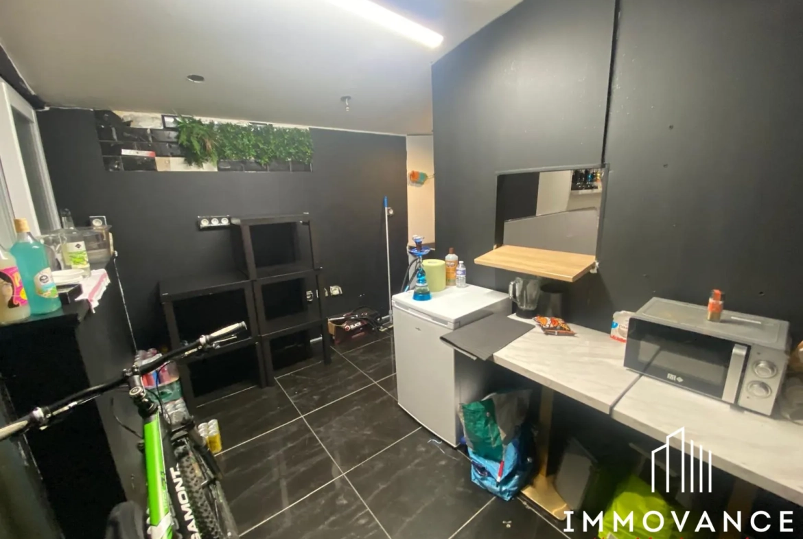 Murs commerciaux de 108 m² avec terrasse à Montpellier Quartier Gare 