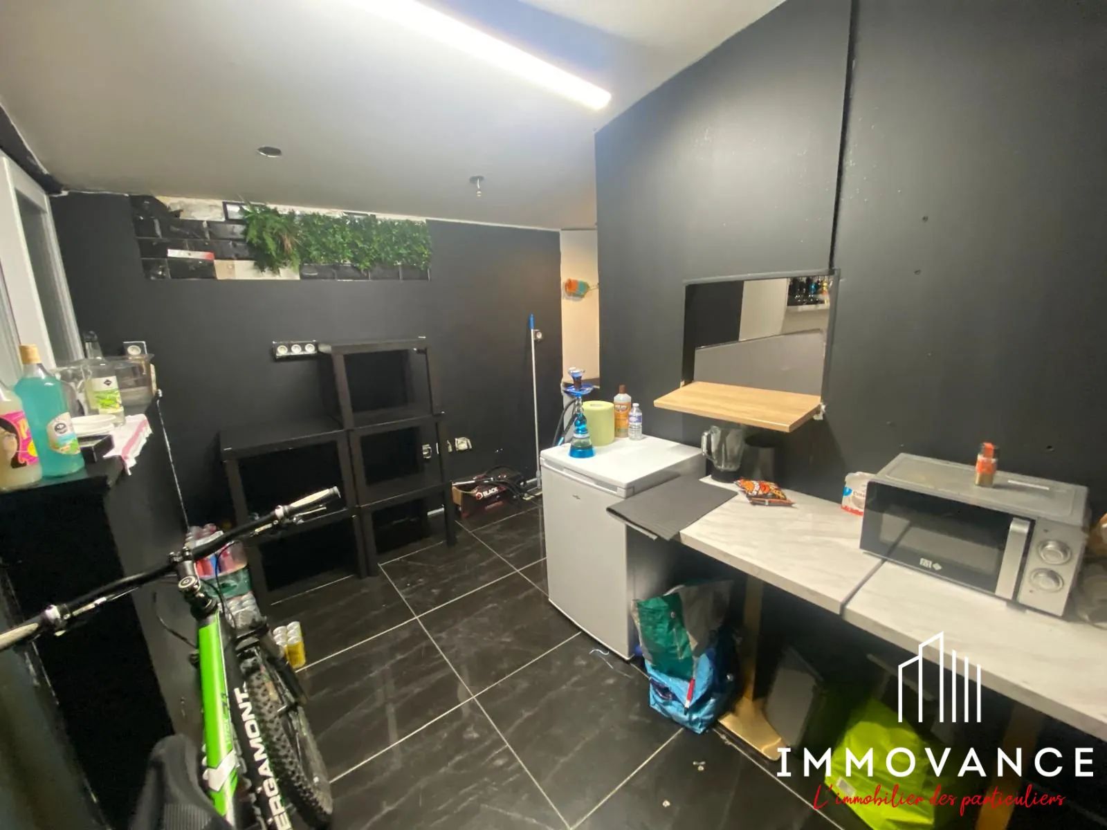 Murs commerciaux de 108 m² avec terrasse à Montpellier Quartier Gare 