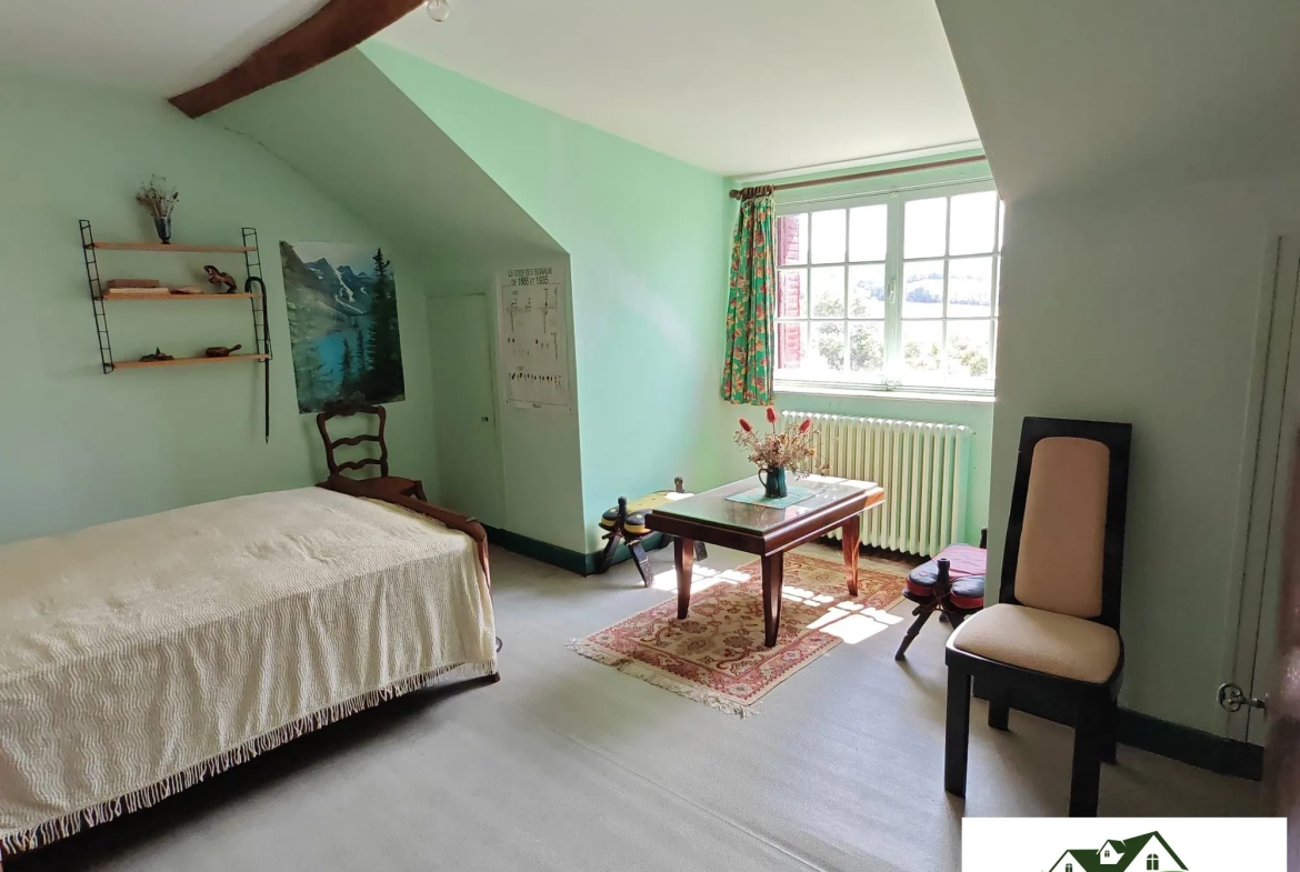 Maison de campagne spacieuse avec vue en Morvan près de Blismes 