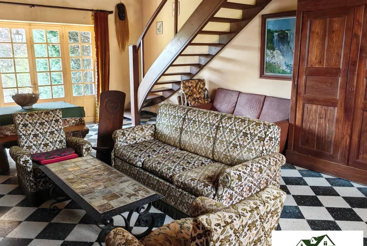 Maison de campagne spacieuse avec vue en Morvan près de Blismes 