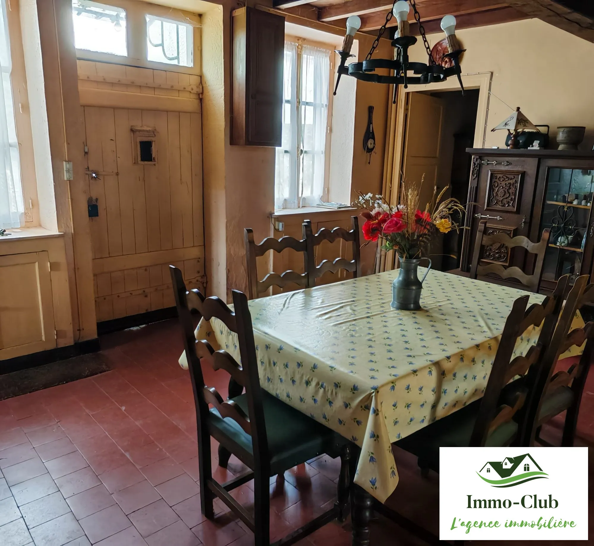 Maison de campagne spacieuse avec vue en Morvan près de Blismes 