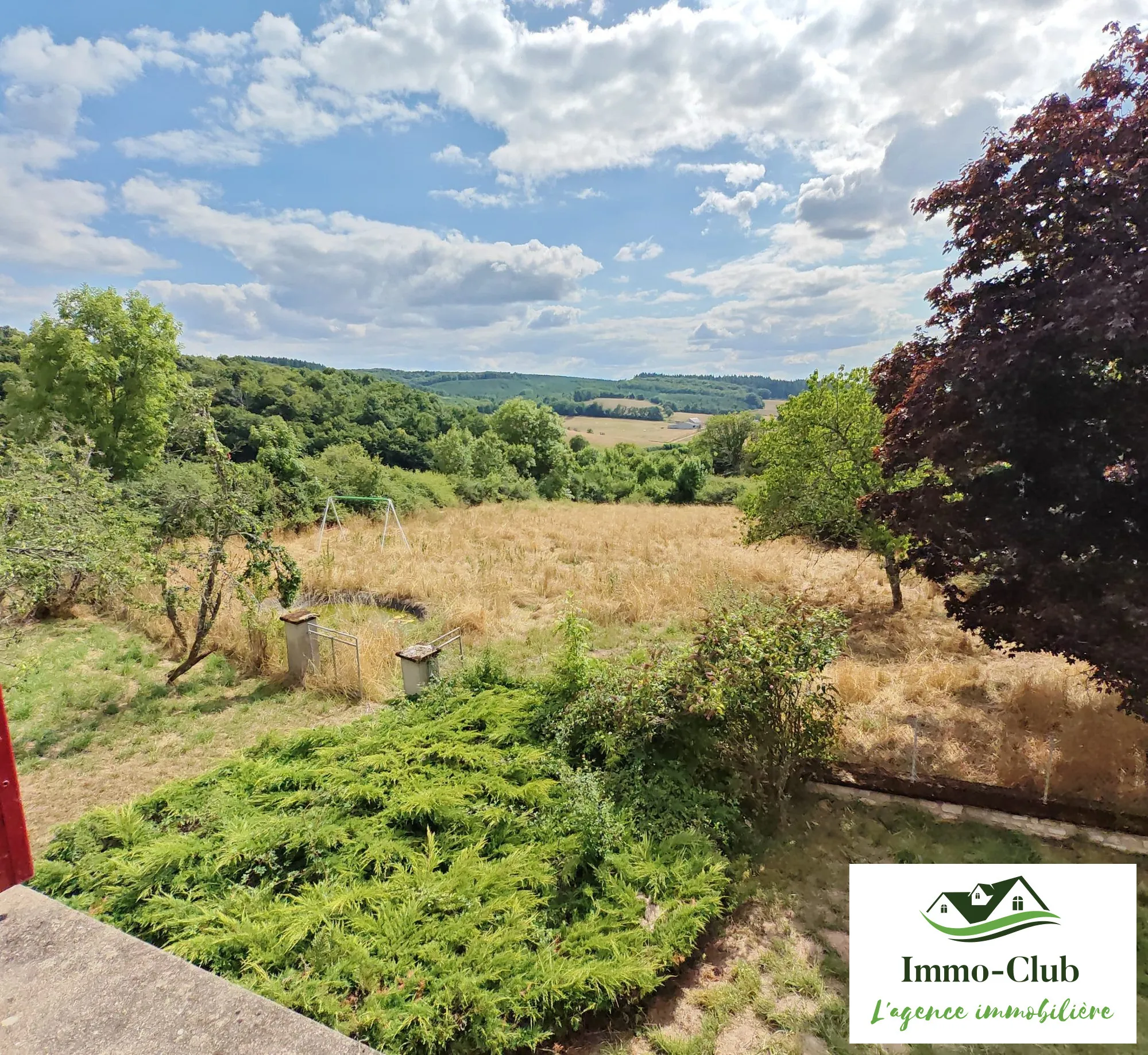 Maison de campagne spacieuse avec vue en Morvan près de Blismes 