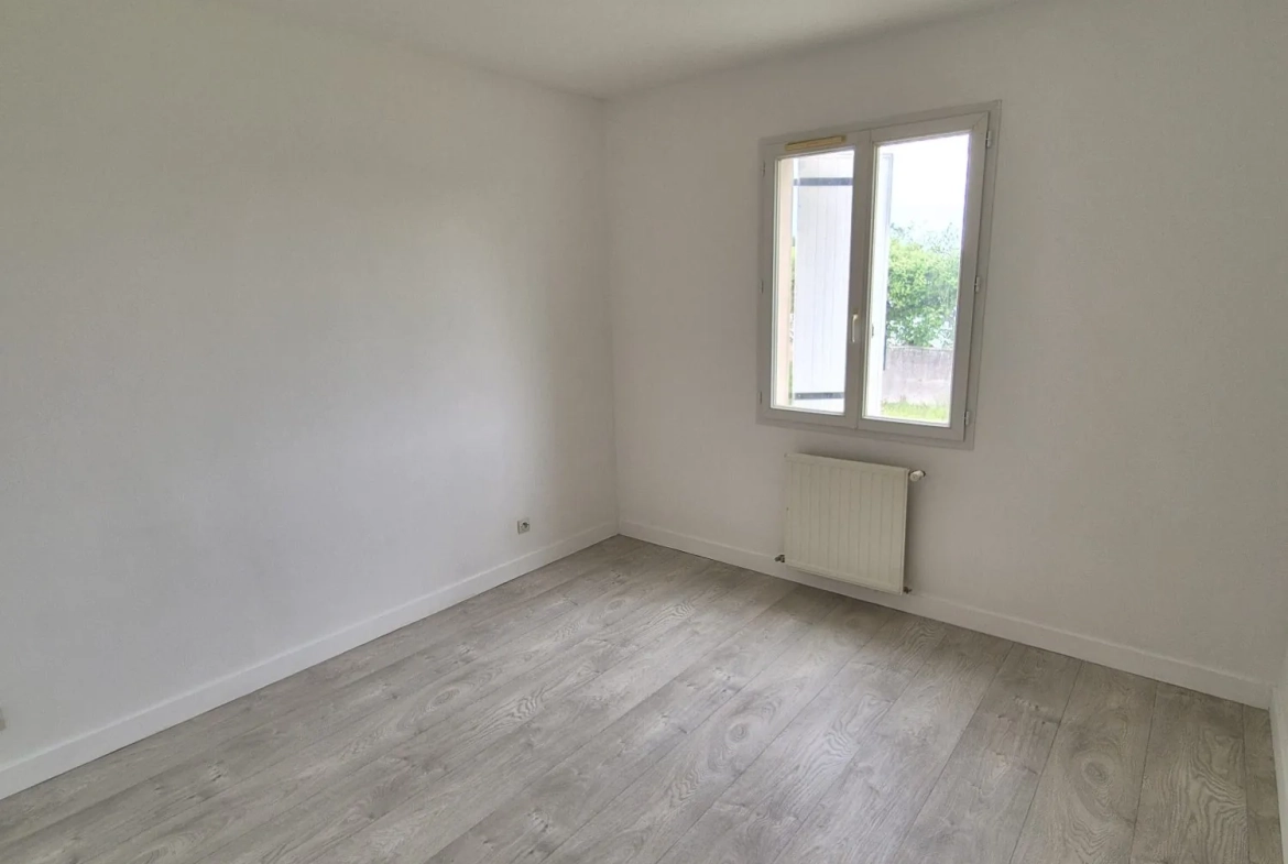 Maison de plain-pied à Surgères avec jardin clos et garage - Prêt à emménager 