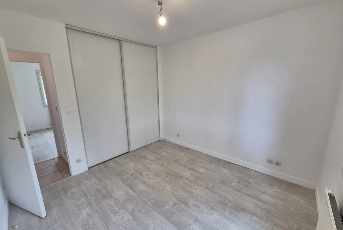 Maison de plain-pied à Surgères avec jardin clos et garage - Prêt à emménager 