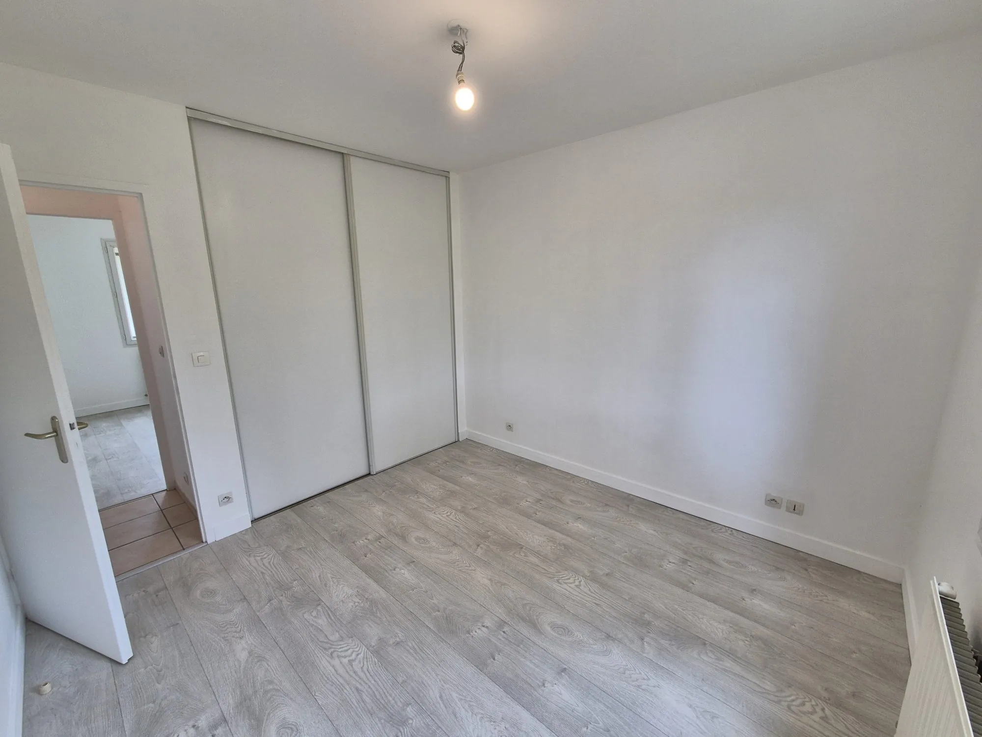 Maison de plain-pied à Surgères avec jardin clos et garage - Prêt à emménager 