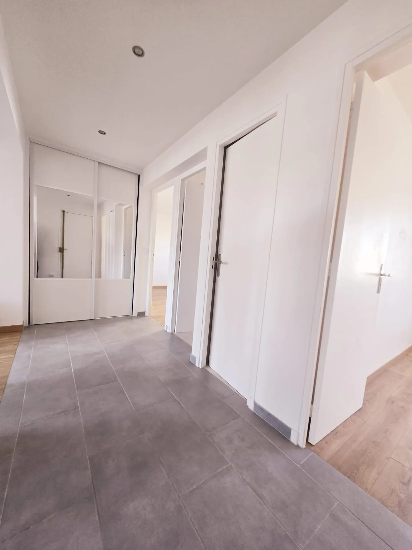 Appartement 4 pièces de 80 m² avec balcon, cave et parking à Ormesson-sur-Marne 