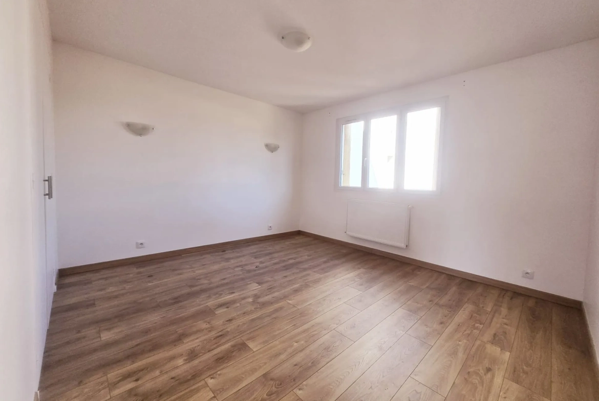 Appartement 4 pièces de 80 m² avec balcon, cave et parking à Ormesson-sur-Marne 