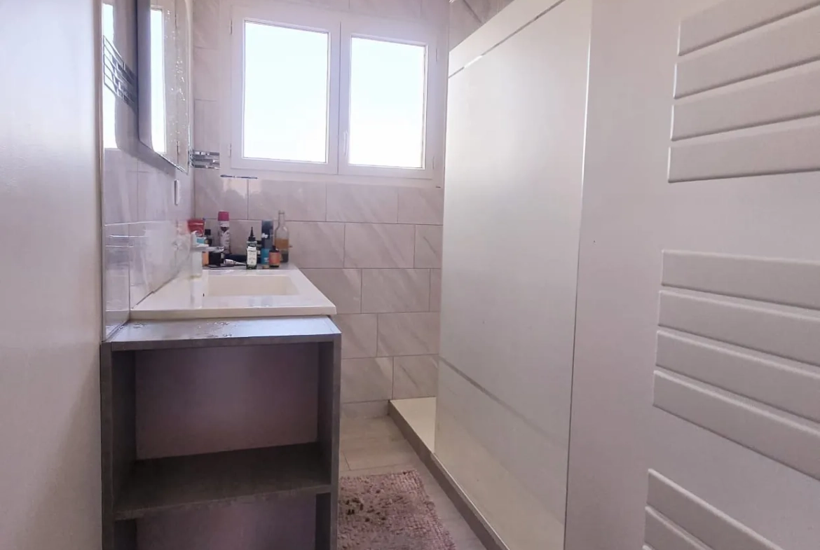 Appartement 4 pièces de 80 m² avec balcon, cave et parking à Ormesson-sur-Marne 