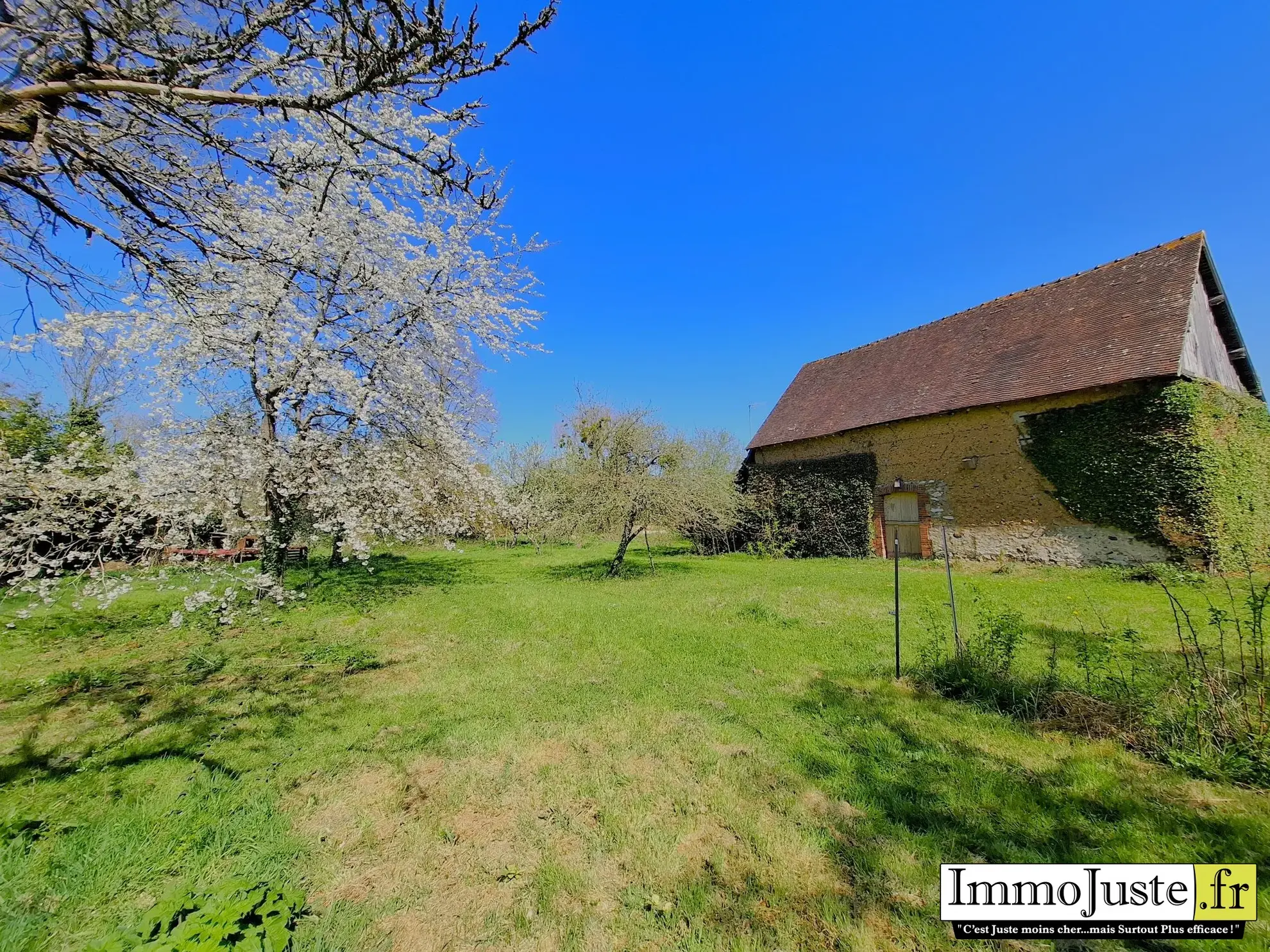 Charmante maison de 81m² avec grange et jardin à Maintenon, proche Paris 