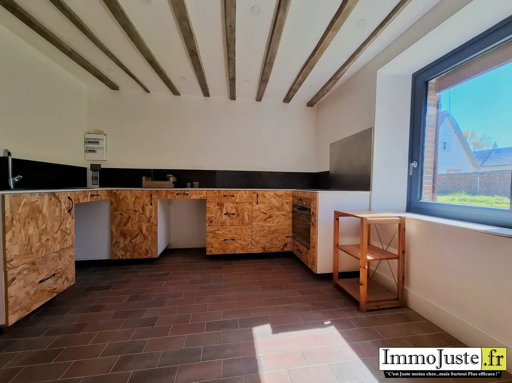 Charmante maison de 81m² avec grange et jardin à Maintenon, proche Paris 
