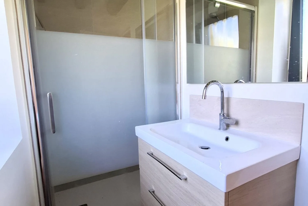 Charmante maison de 81m² avec grange et jardin à Maintenon, proche Paris 