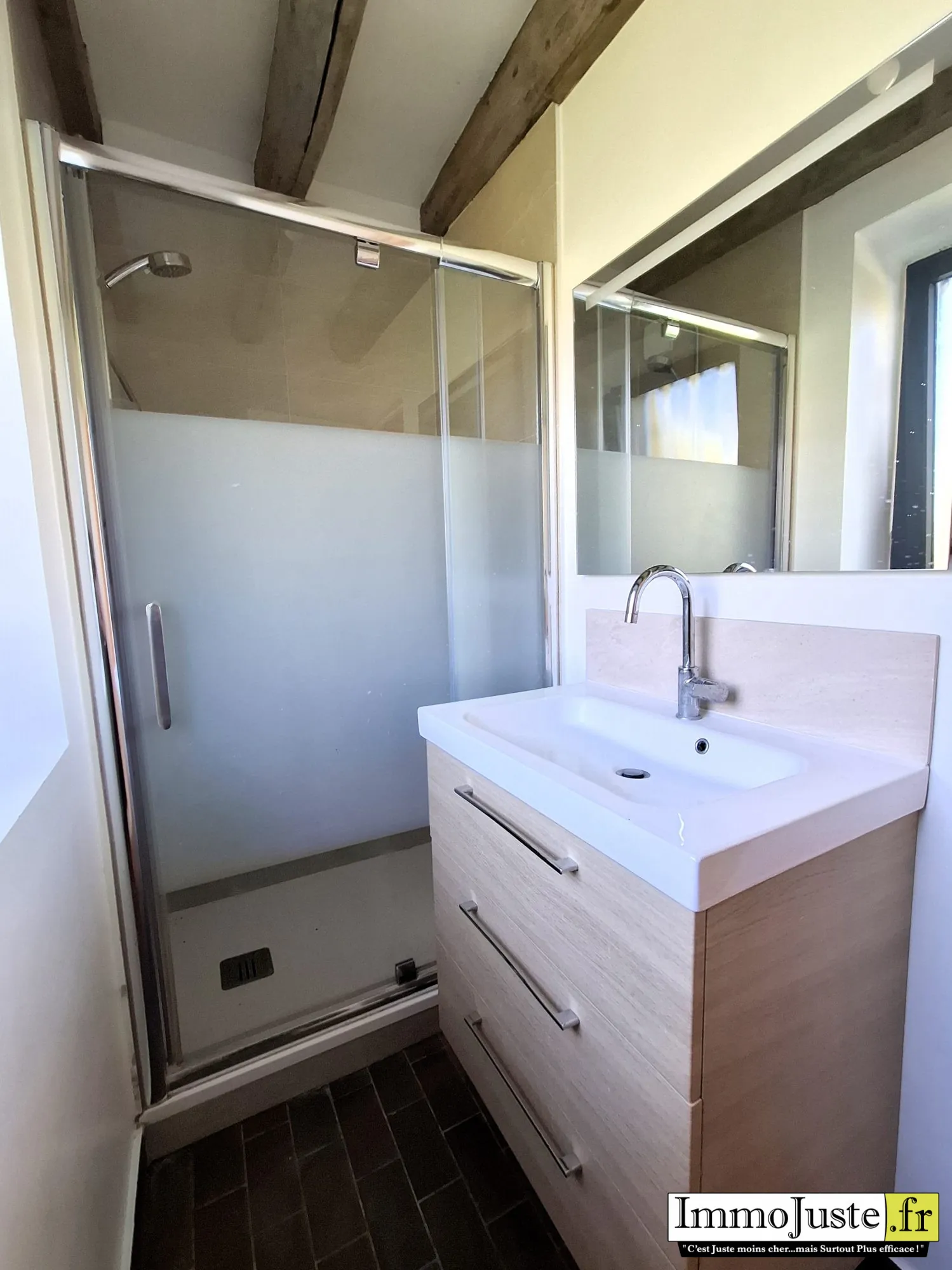 Charmante maison de 81m² avec grange et jardin à Maintenon, proche Paris 