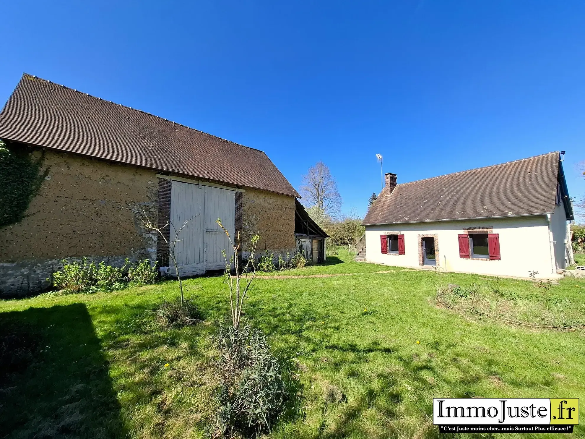Charmante maison de 81m² avec grange et jardin à Maintenon, proche Paris 