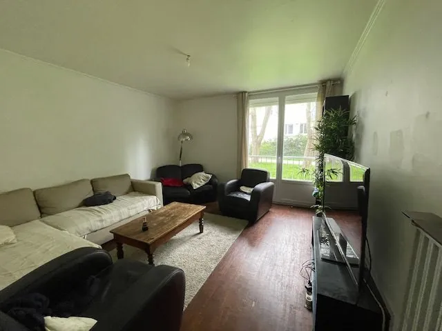 Appartement spacieux T3/4 à Rennes avec vue sur jardin et commodités proches 
