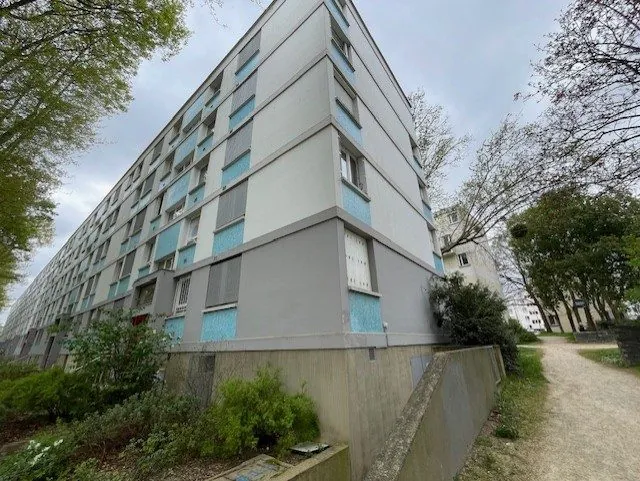 Appartement spacieux T3/4 à Rennes avec vue sur jardin et commodités proches 