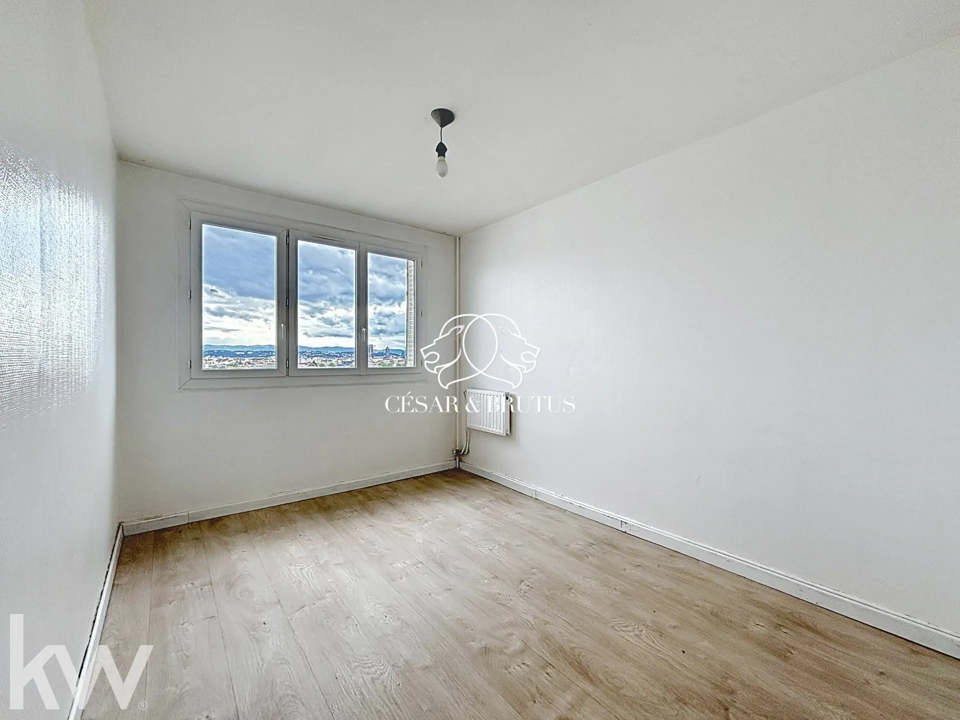 Appartement de 75 m² avec balcon à Villeurbanne, 3 chambres, au 9e étage 