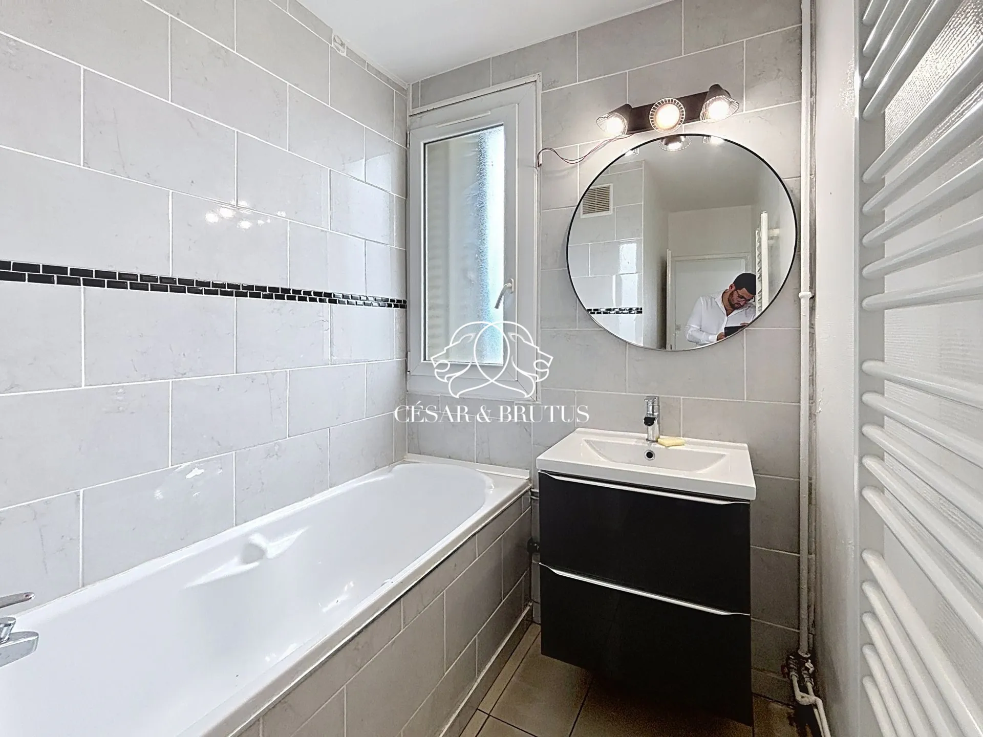 Appartement de 75 m² avec balcon à Villeurbanne, 3 chambres, au 9e étage 
