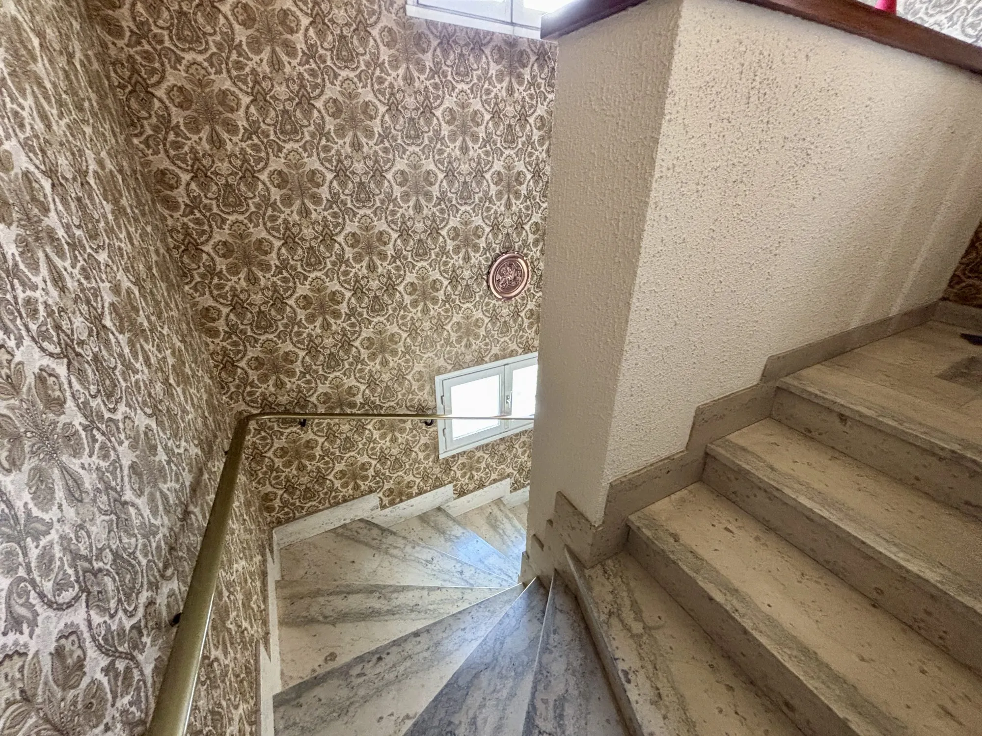 Immeuble de rapport à rénover à Poitiers avec fort potentiel immobilier 