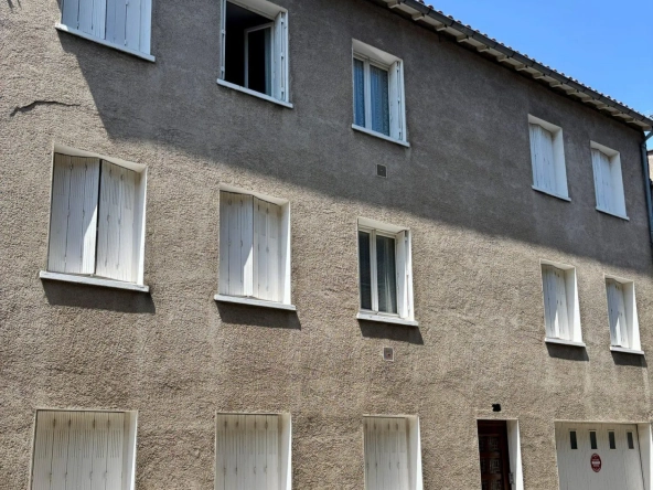Immeuble de rapport à rénover à Poitiers avec fort potentiel immobilier
