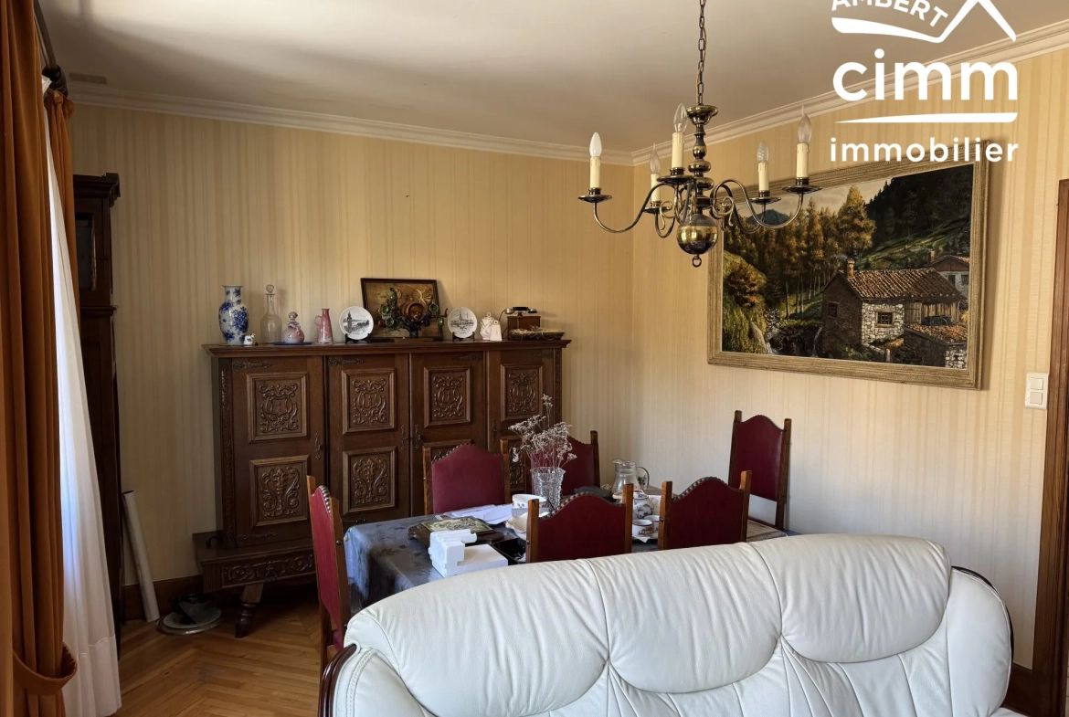 Maison de 59 m² avec double garage et jardin à Olliergues 