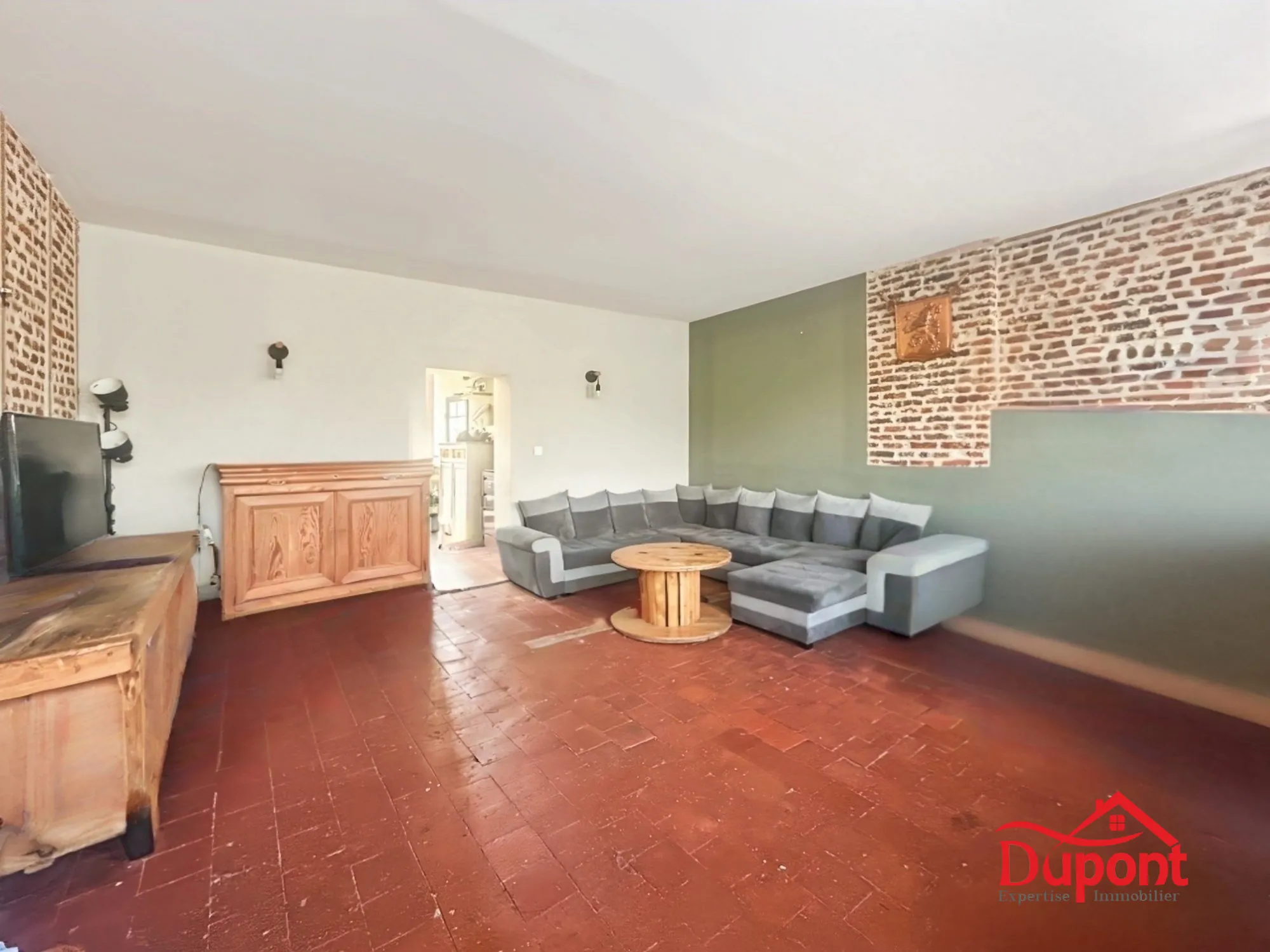Maison familiale rénovée avec jardin et garage à Troisvilles 