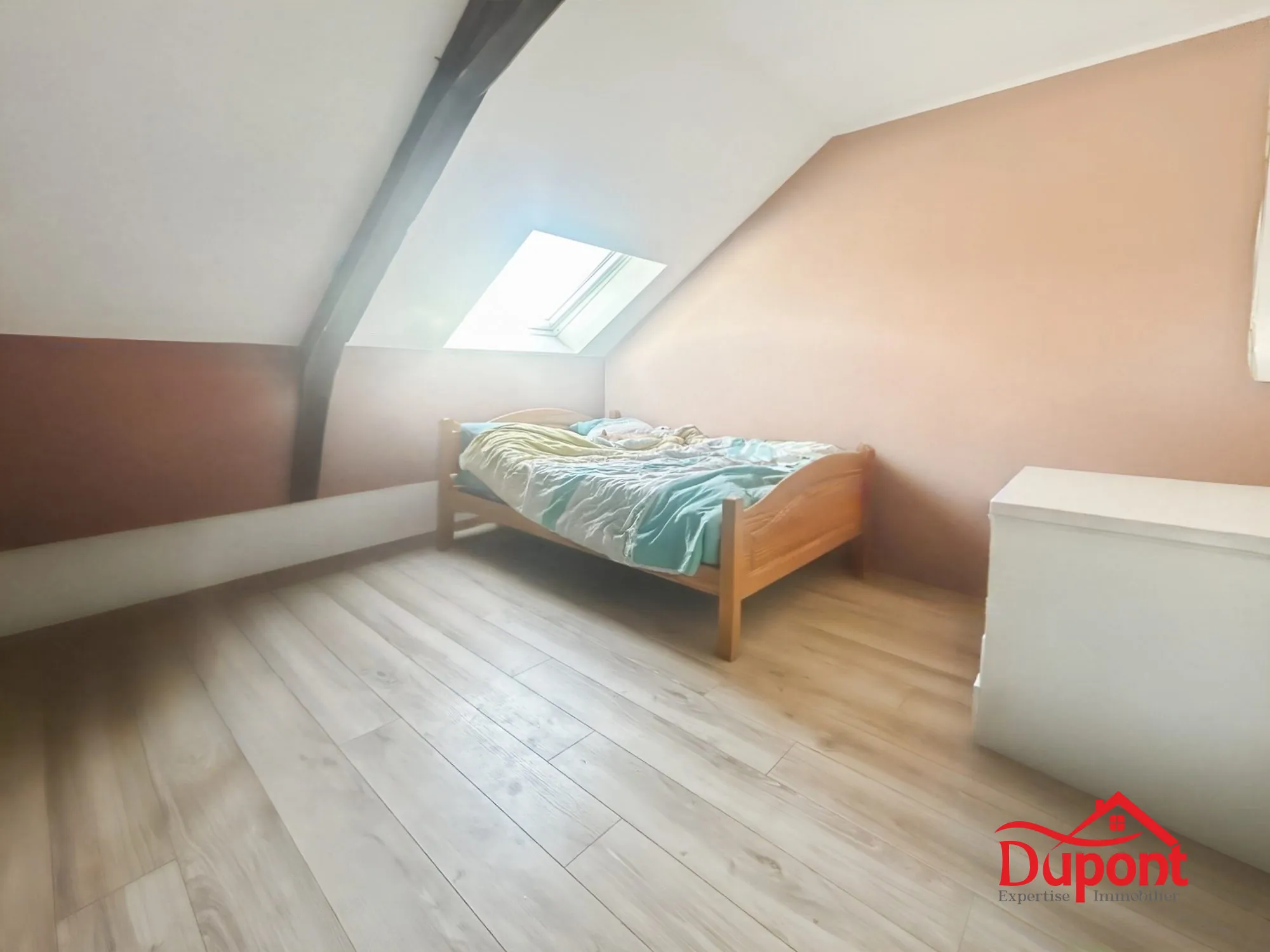 Maison familiale rénovée avec jardin et garage à Troisvilles 