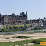 Belle vue Maison à vendre à Gien avec vue sur château et Loire, terrain de 1032 m²
