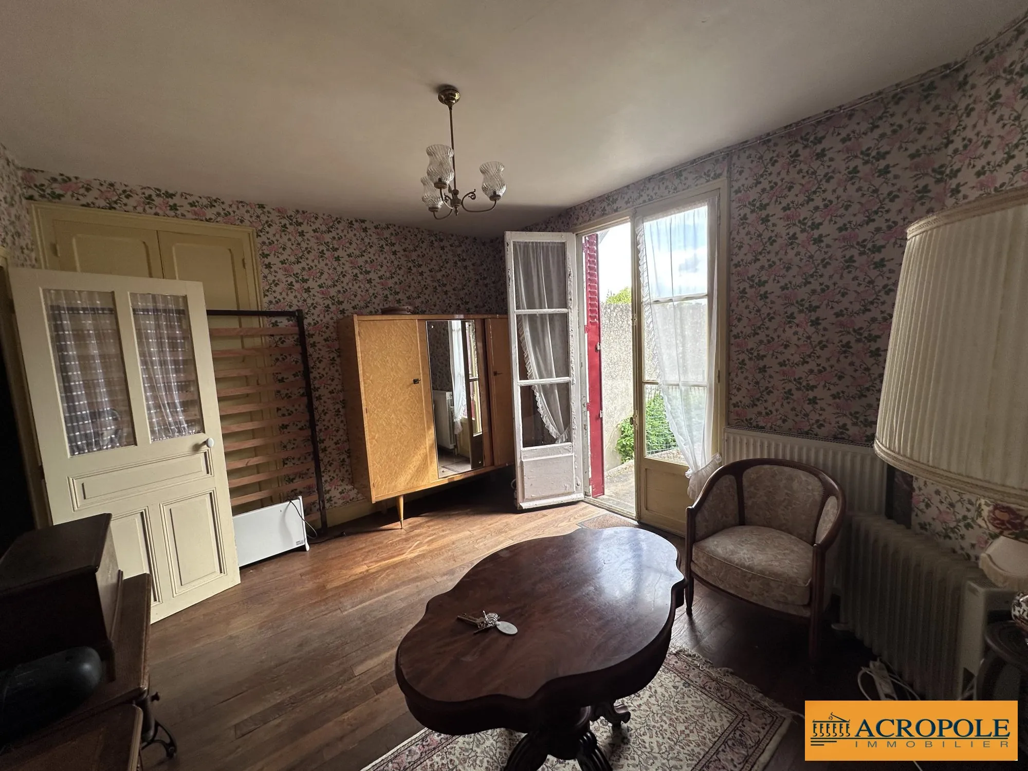 Salon Maison à vendre à Gien avec vue sur château et Loire, terrain de 1032 m² 