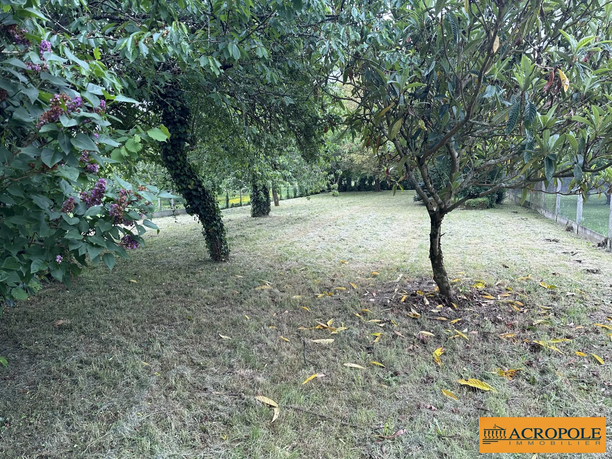 Jar Maison à vendre à Gien avec vue sur château et Loire, terrain de 1032 m² 