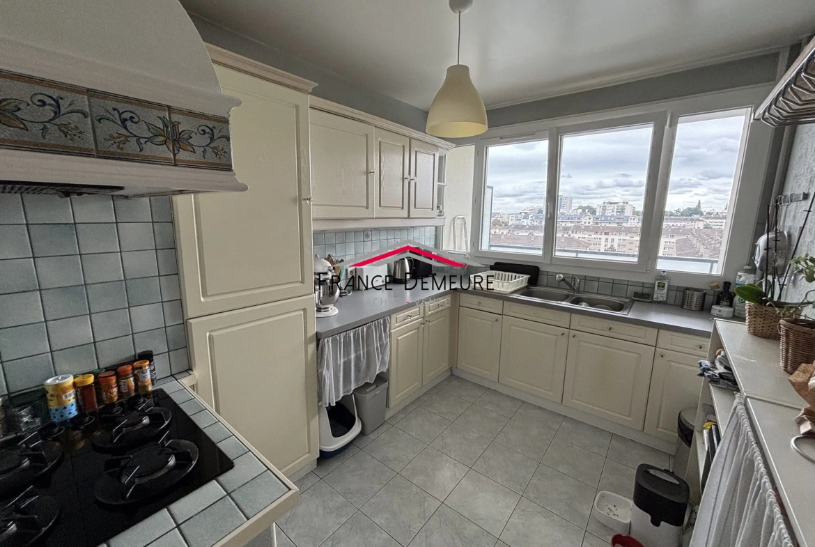 Appartement 3 pièces à vendre à Franconville proche gare, balcon, résidence sécurisée 
