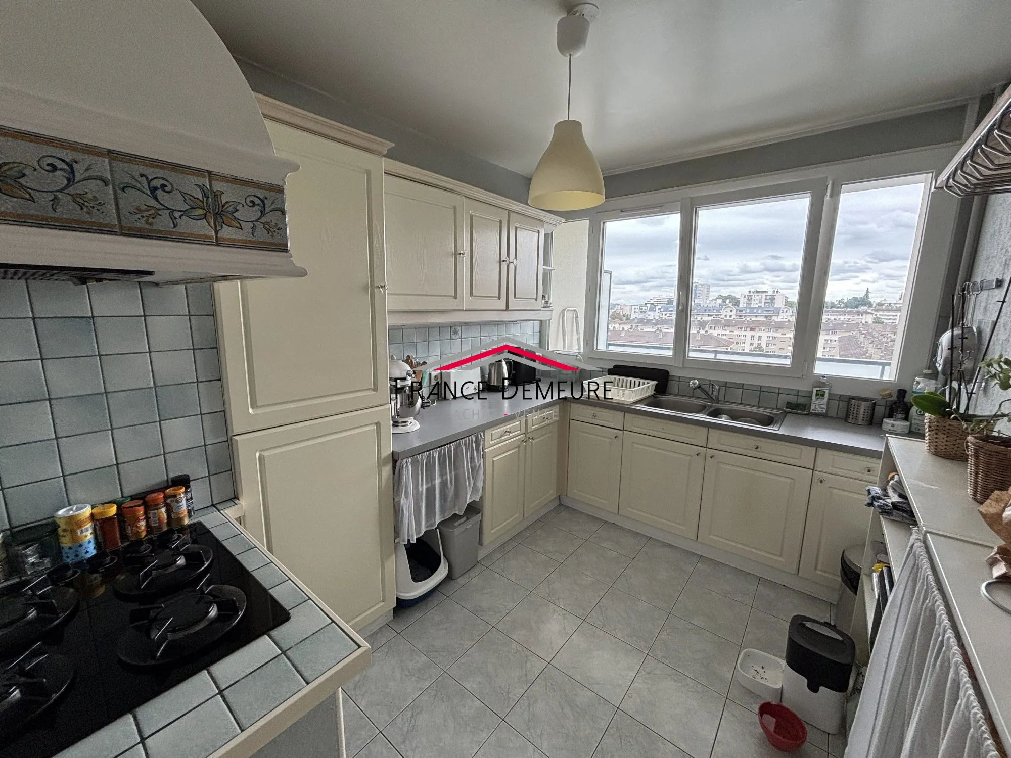 Appartement 3 pièces à vendre à Franconville proche gare, balcon, résidence sécurisée 