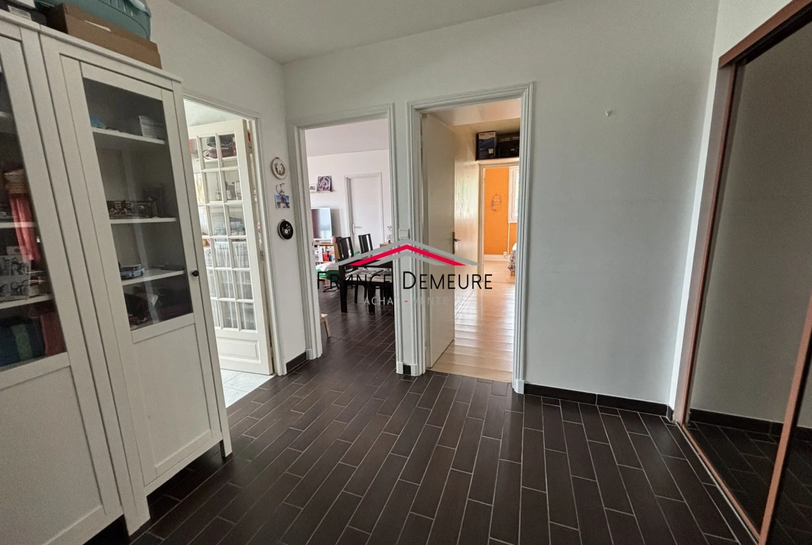 Appartement 3 pièces à vendre à Franconville proche gare, balcon, résidence sécurisée 