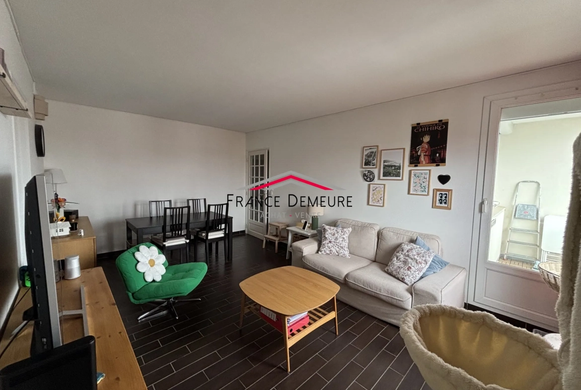 Appartement 3 pièces à vendre à Franconville proche gare, balcon, résidence sécurisée 