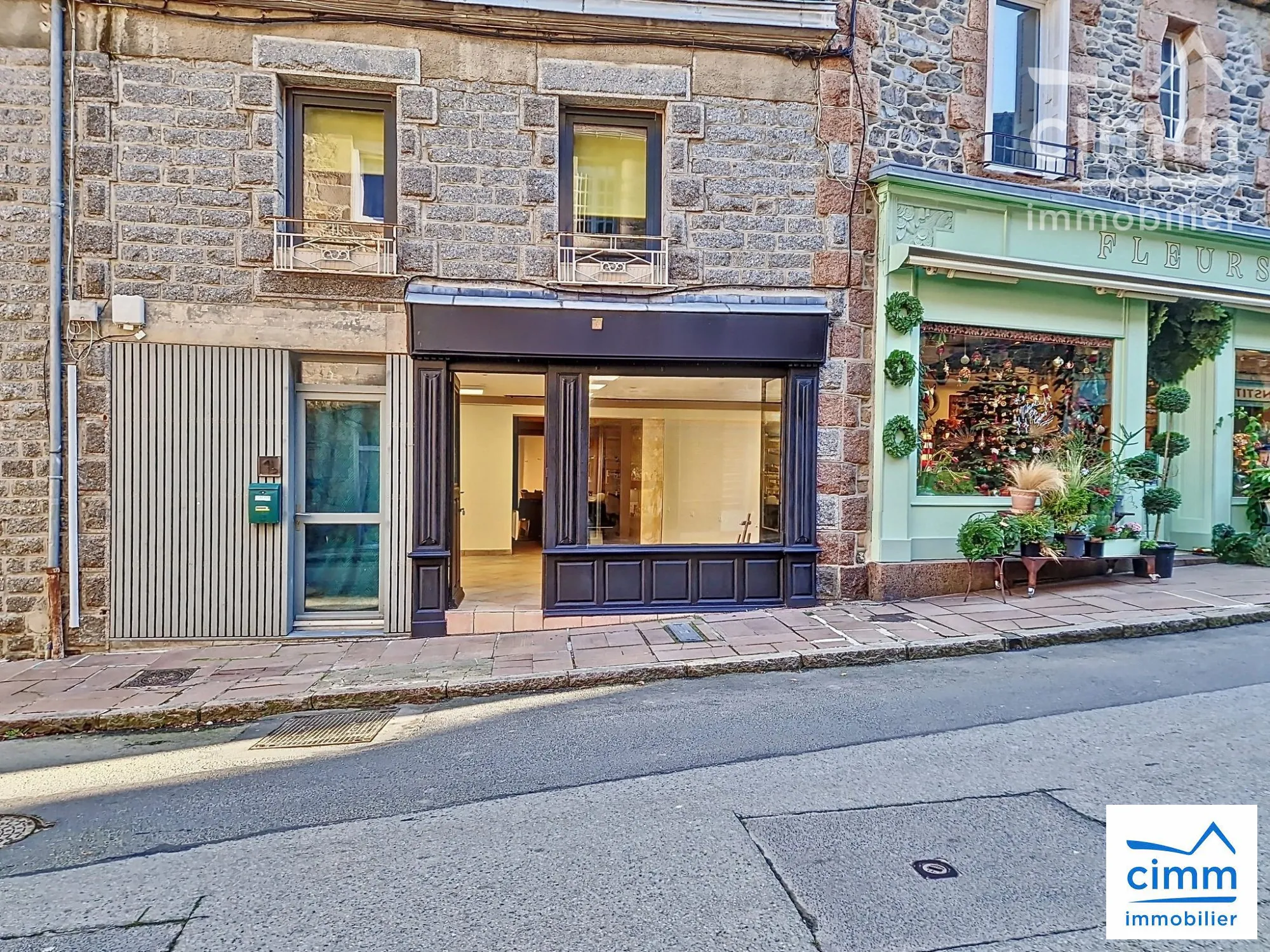 Boutique de 38 m² avec grande vitrine à Tréguier, emplacement privilégié 
