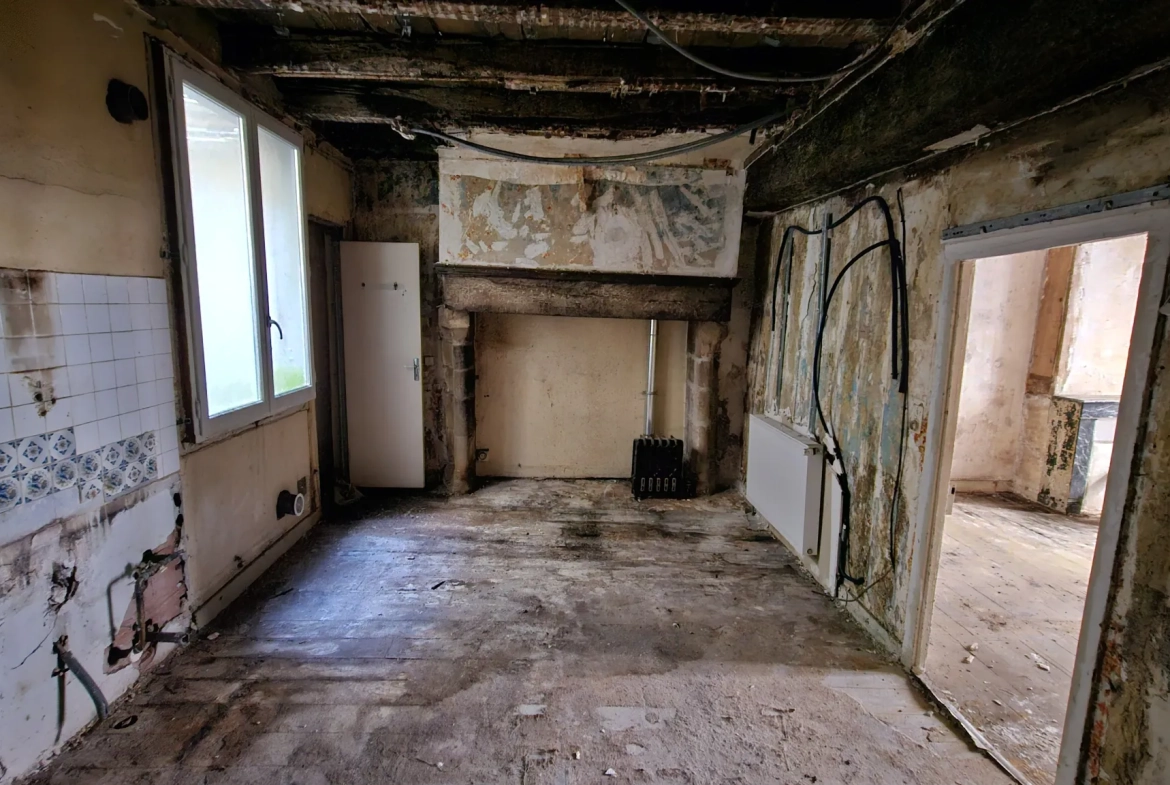 Immeuble à rénover avec fort potentiel à Tulle, centre historique 